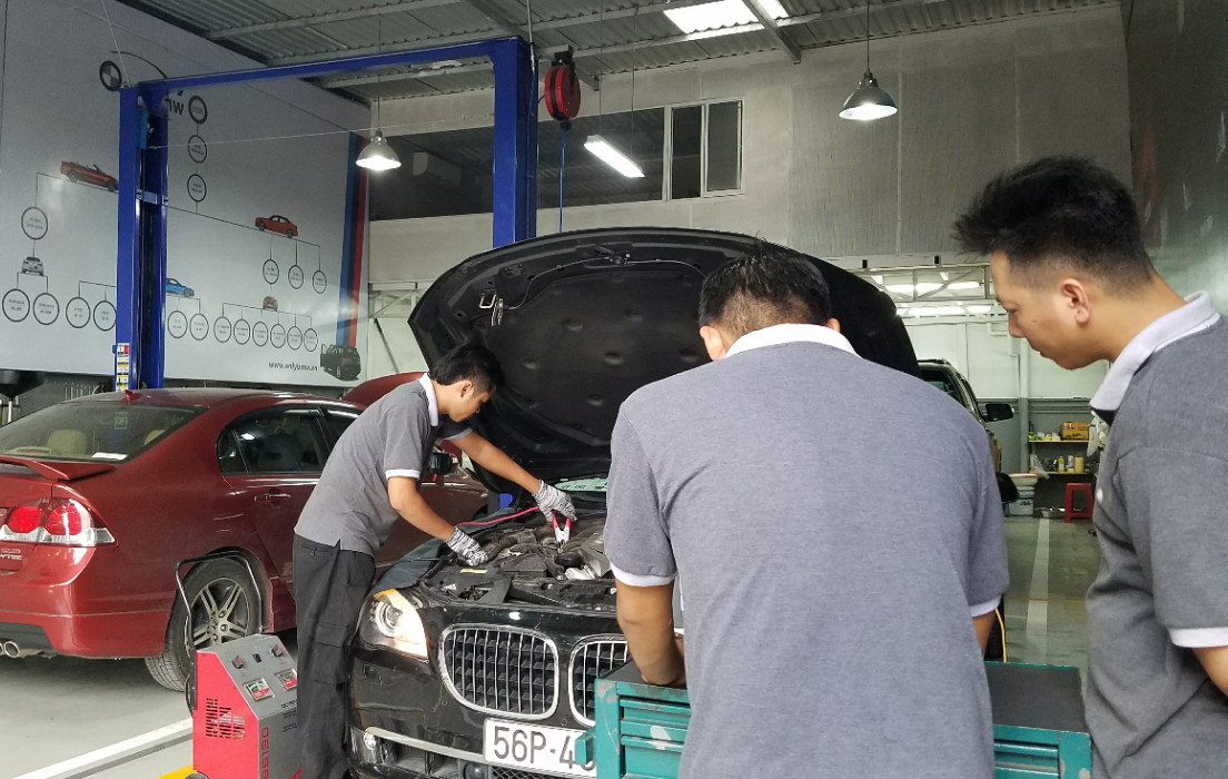 OnlyBim Garage chuyên sửa chữa BMW tại TPHCM